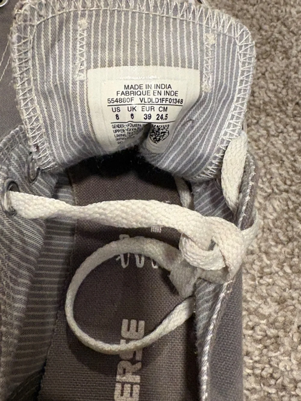 Gray Converse Women’s size 8 - Picture 4 of 4